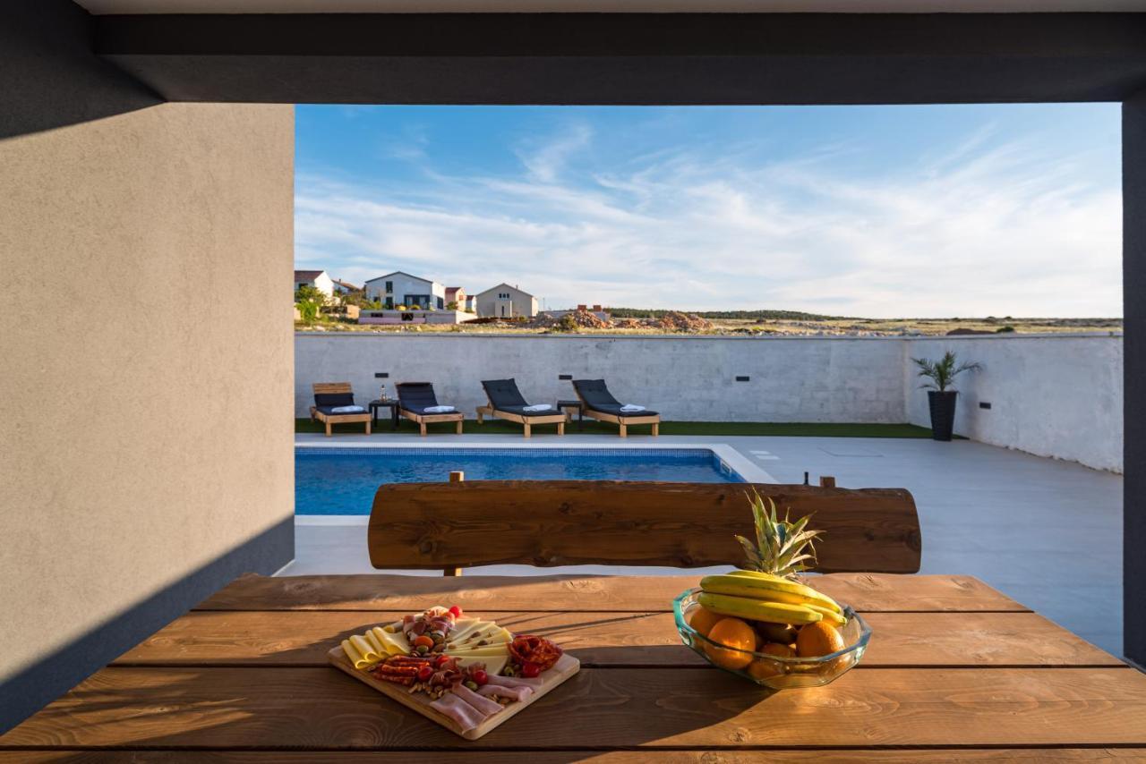 Luxury Villa Noemi Razanac Luaran gambar