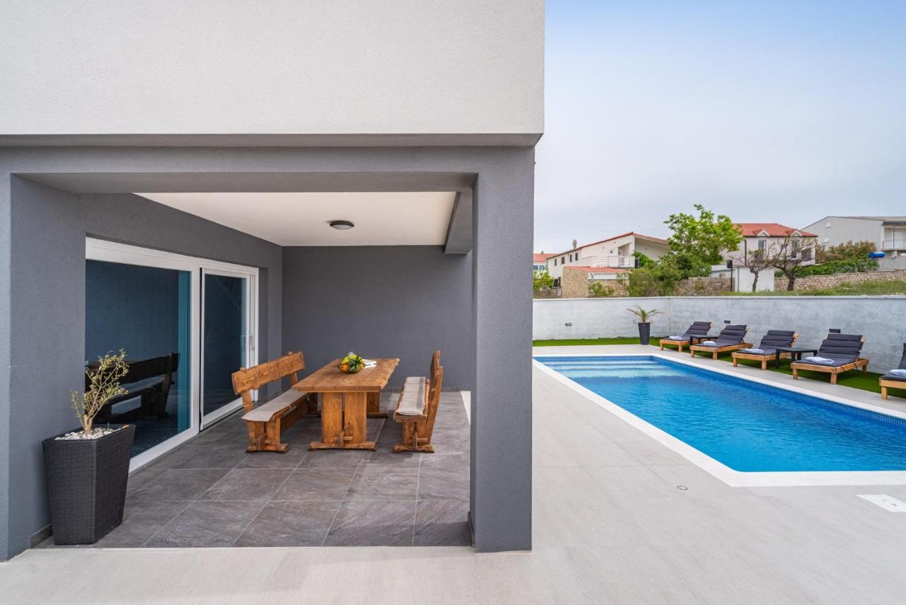 Luxury Villa Noemi Razanac Luaran gambar