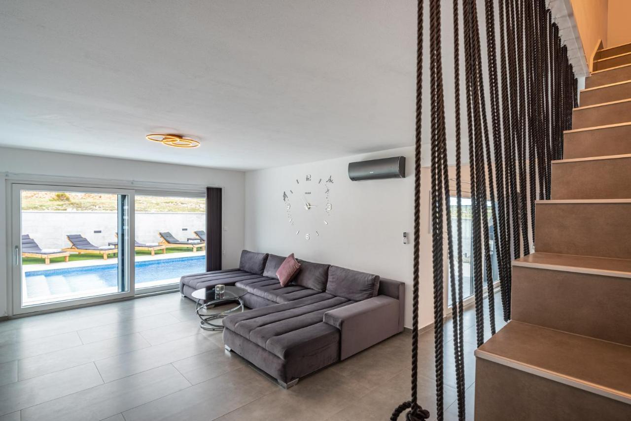 Luxury Villa Noemi Razanac Luaran gambar