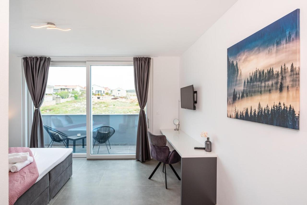 Luxury Villa Noemi Razanac Luaran gambar