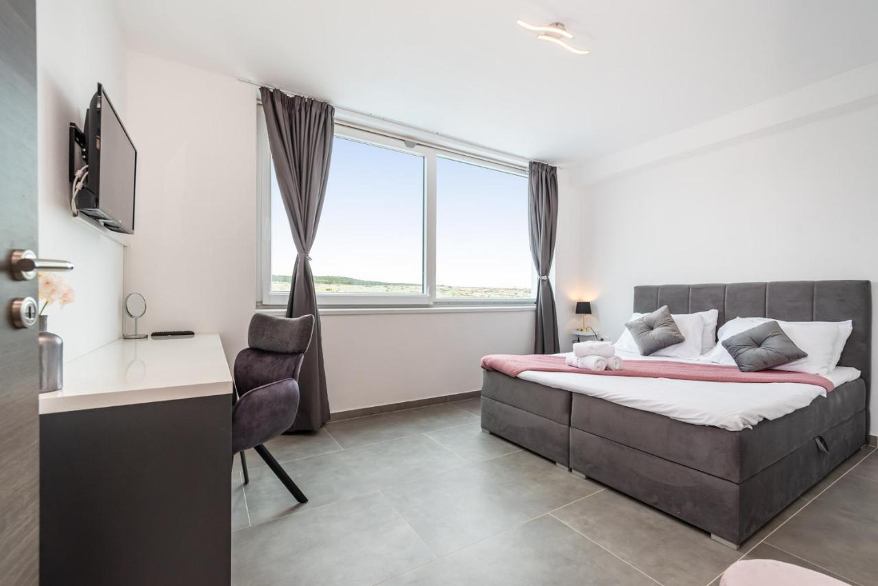 Luxury Villa Noemi Razanac Luaran gambar