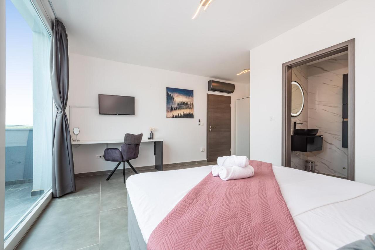 Luxury Villa Noemi Razanac Luaran gambar