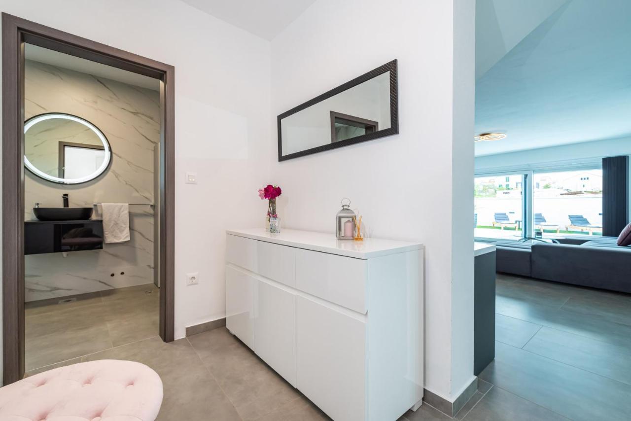 Luxury Villa Noemi Razanac Luaran gambar