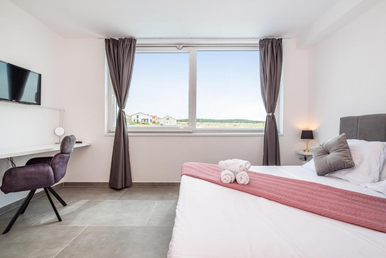 Luxury Villa Noemi Razanac Luaran gambar