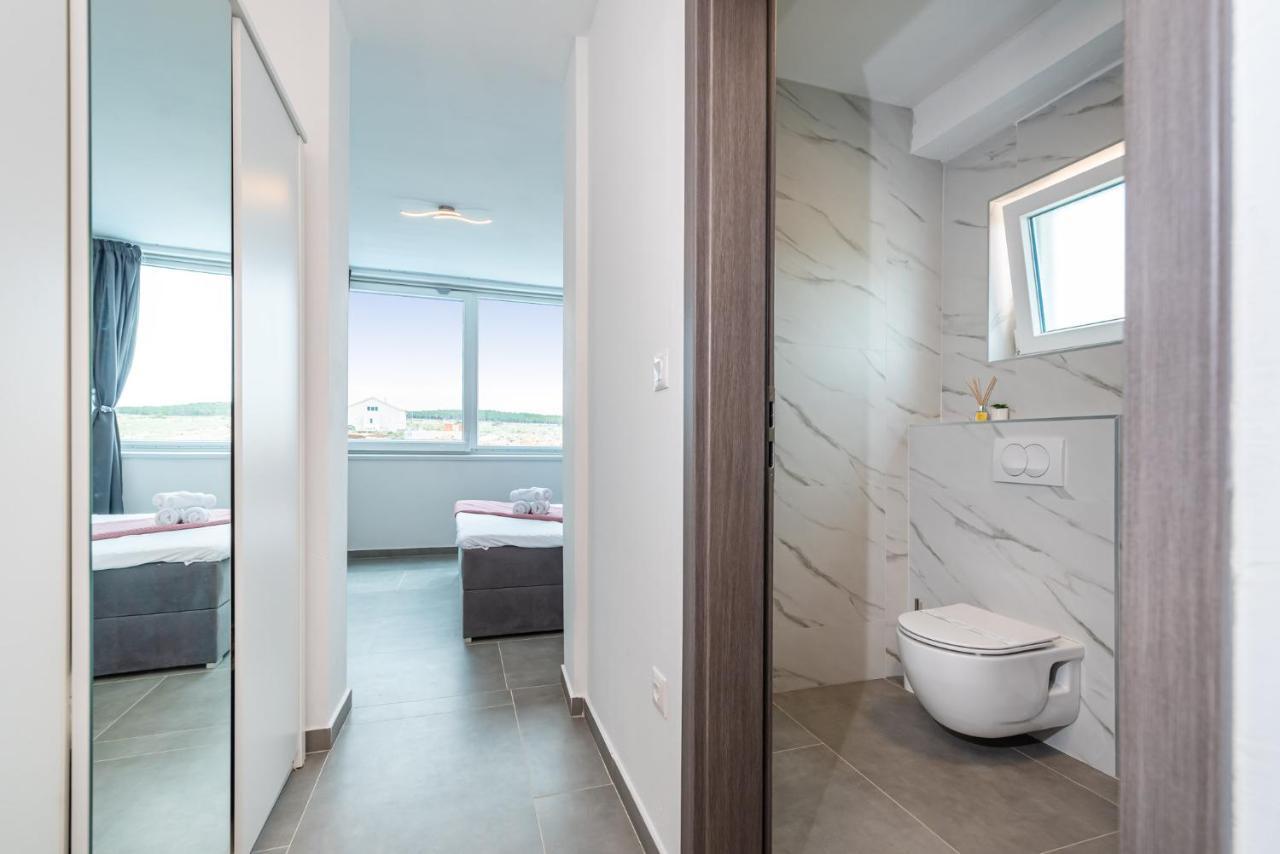 Luxury Villa Noemi Razanac Luaran gambar