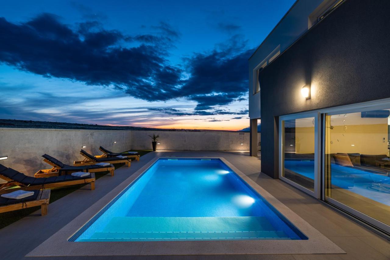 Luxury Villa Noemi Razanac Luaran gambar