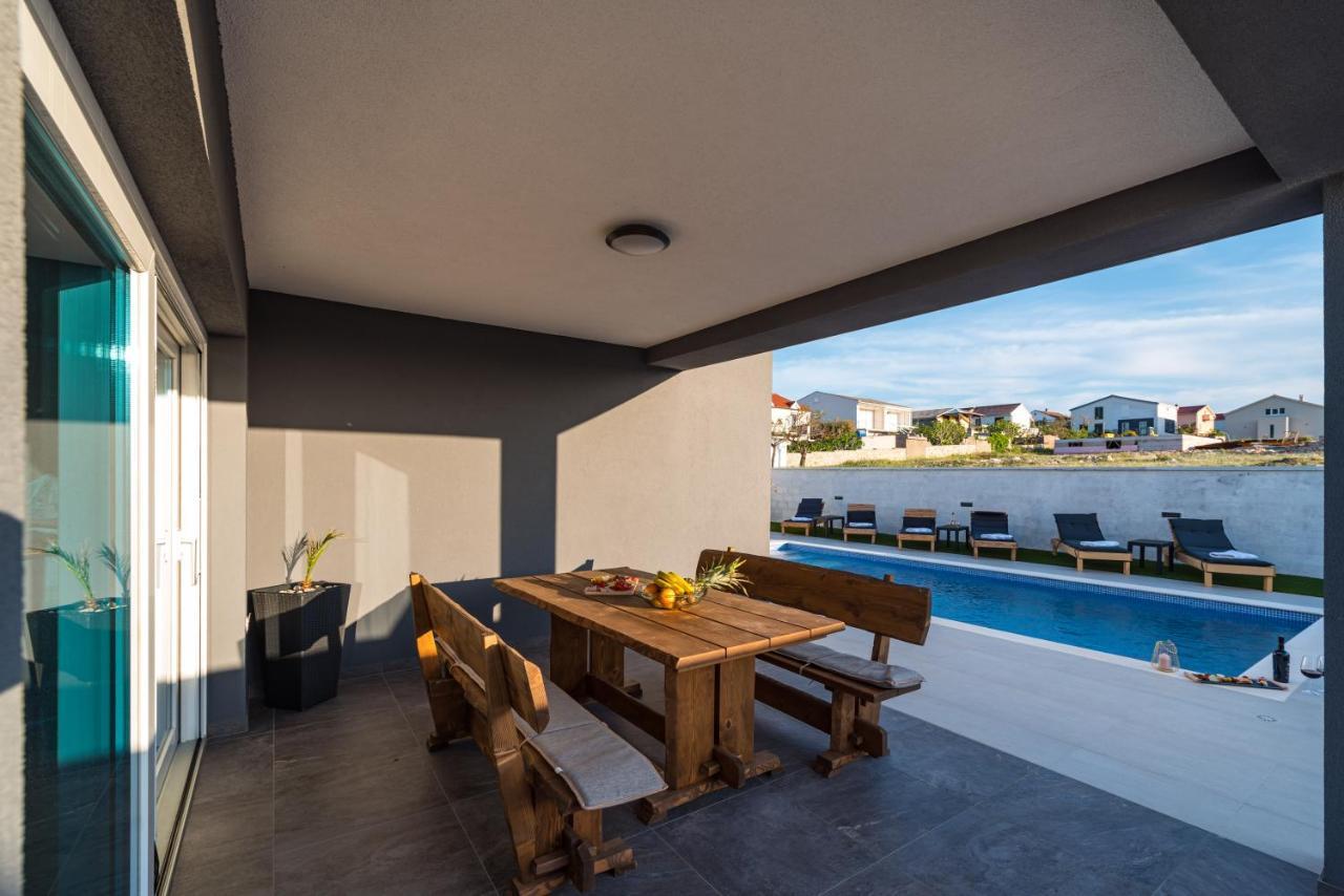 Luxury Villa Noemi Razanac Luaran gambar