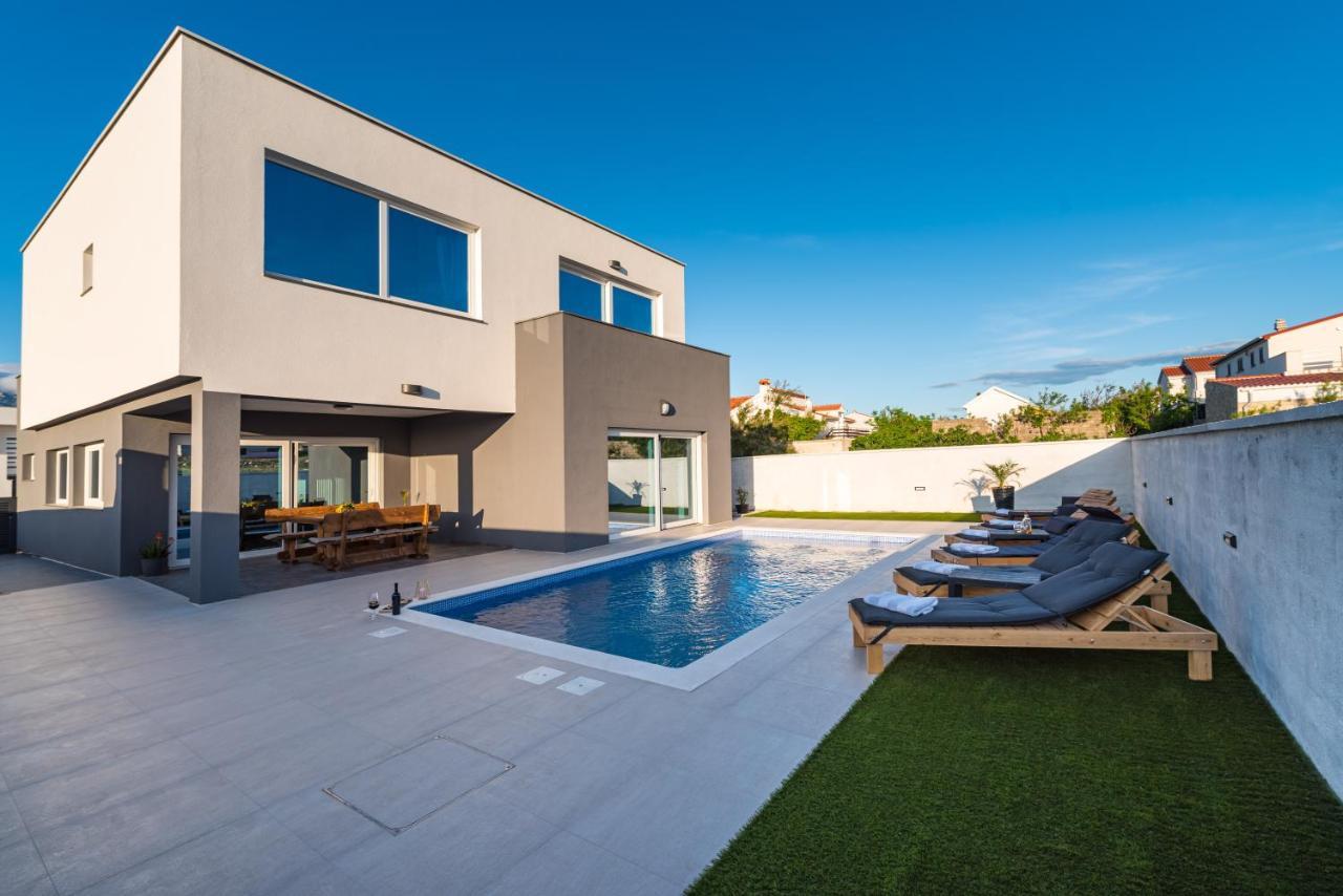 Luxury Villa Noemi Razanac Luaran gambar