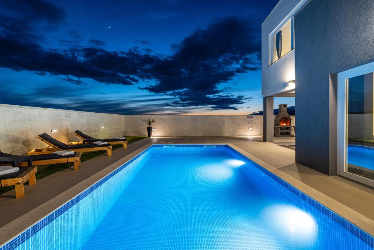 Luxury Villa Noemi Razanac Luaran gambar